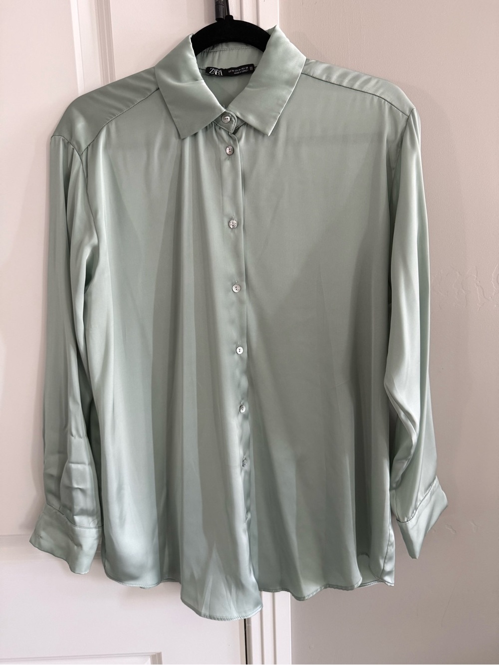 Zara Mint Green Satin Button Down Shirt Blouse Medium, never worn